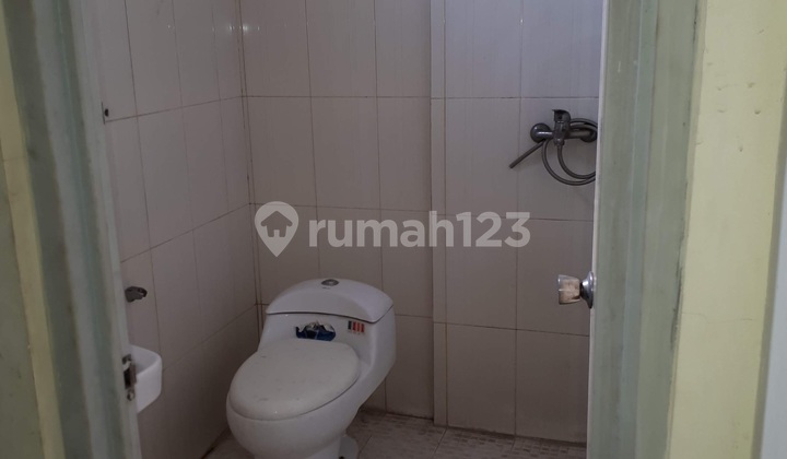 Shop House in Raden Fatah 5x23 M2 SHM 3.5 Floors Negotiable Price Tangerang Shop House in Raden Fatah 5x23 M2 SHM 3.5 Floors Negotiable Price Tangerang