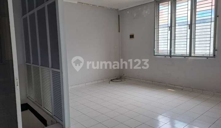 Cheap Warehouse in Daan Mogot Arcadia 12x36 M2 with 2-Storey Office, Negotiable Cheap Warehouse in Daan Mogot Arcadia 12x36 M2 with 2-Storey Office, Negotiable