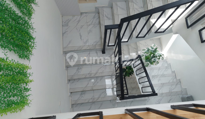 "Boarding House in Tomang Affordable 21 Strategic Rooms SHM Furnished Negotiable Until Deal" 2