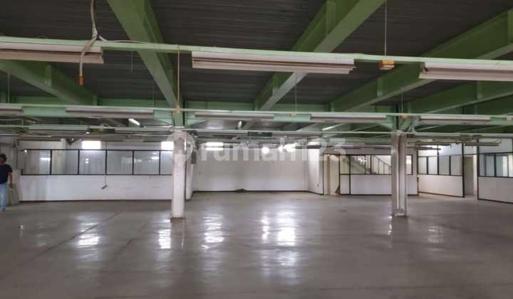 Warehouse in Taman Tekno Complex 50x75 M2 with Office Partition in Serpong