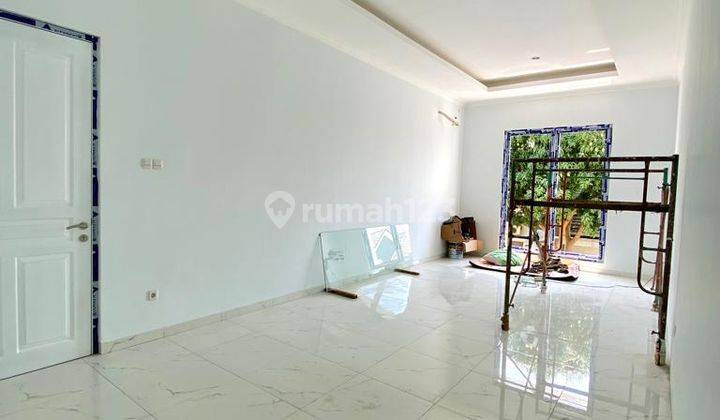 Rumah Ciamik Kondisi Gress Minimalis Pakuwon Indah Harga Terbaik 1