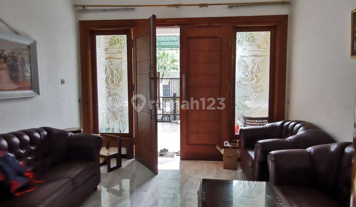 Rumah Cuamik Semi Furnish di Surabaya Barat Pakuwon Indah VBR 3 1