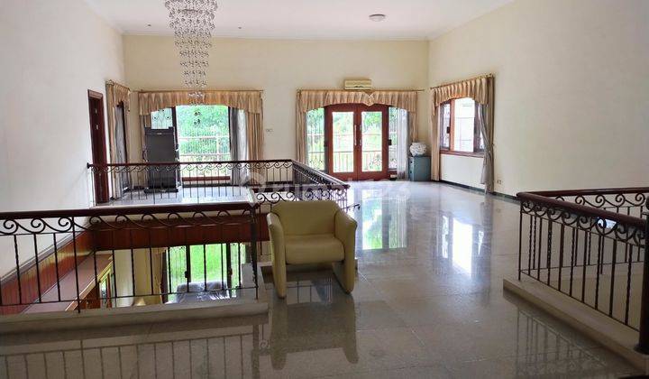 Rumah Minimalis Cantik di Granada Pakuwon Indah Fasilitas Lengkap 1