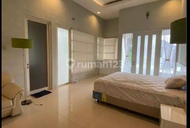 Rumah Ciamik Good View di Graha Famili Surabaya Barat 1