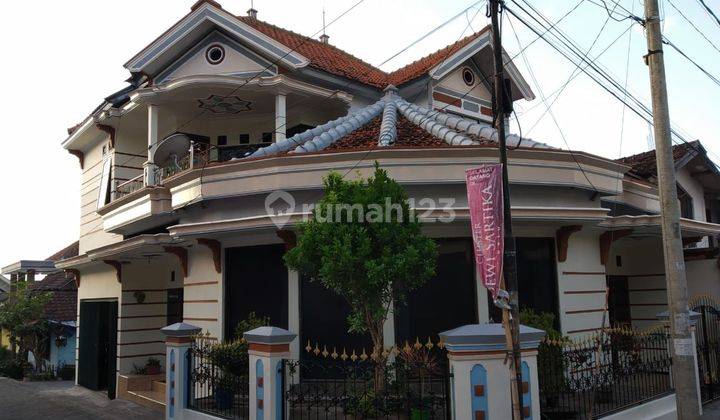 Rumah Hook 2 Lantai Unfurnish Lokasi Dekat Pasar Induk Batu  1