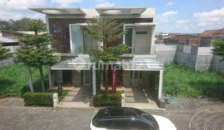 Rumah 3kt Furnish Private Cluster Strategis Area Kota Malang 