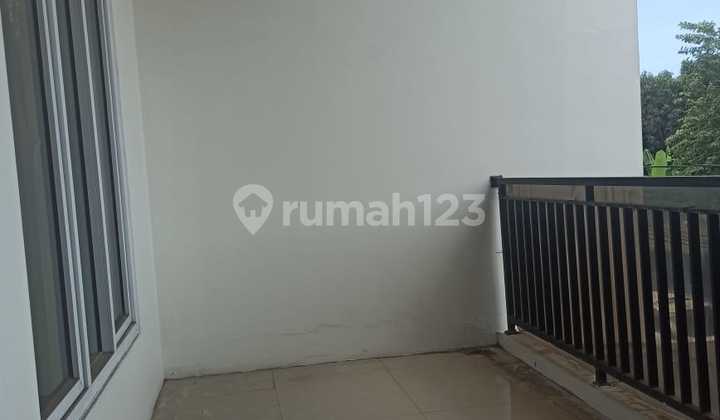 Rumah modern 2 lantai di Jl Salak Raya Jelupang Serpong ,Serpong Utara Tangerang Selatan SHM 4