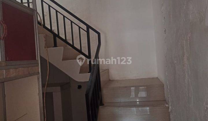 Rumah modern 2 lantai di Jl Salak Raya Jelupang Serpong ,Serpong Utara Tangerang Selatan SHM 7
