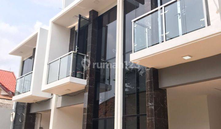 Rumah mewah di Jl.cempaka putih timur belakang KFC taman solo Jakarta pusat di Cempaka putih timur jakarta pusat 3