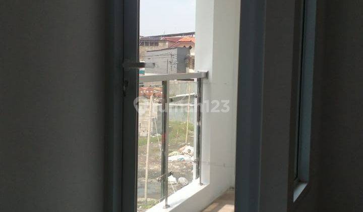 Rumah mewah di Jl.Baladewa Tanah tinggi Jakarta pusat akses jalan 2 mobil 2 Lantai 6