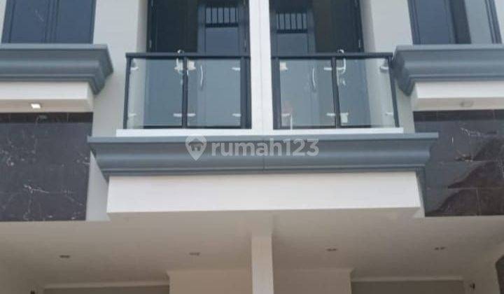 Rumah mewah 2 lantai modern di Jl.cempaka putih Tengah 26E cempaka putih jakarta pusat  2