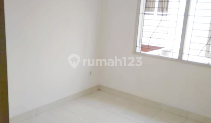 For Sale Large and Spacious House Near Pasadena Deltamas Swimming Pool 2