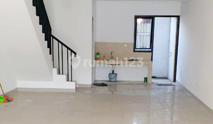 For Rent: Arcadia Shophouse Lippo Cikarang, Strategic Roadside Location 2