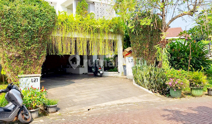 Dijual Rumah di Kemang Pratama Bekasi Ada kolam renang dan taman Dijual Rumah di Kemang Pratama Bekasi Ada kolam renang dan taman