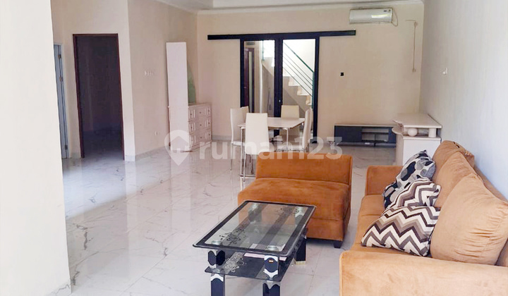 House in Beverly Lippo Cikarang for Rent, Furnished, Ready to Occupy. 2