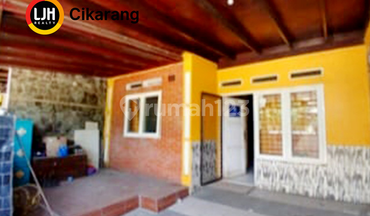 For Sale 6 Bedroom House in Jomin Estate Housing Karawang