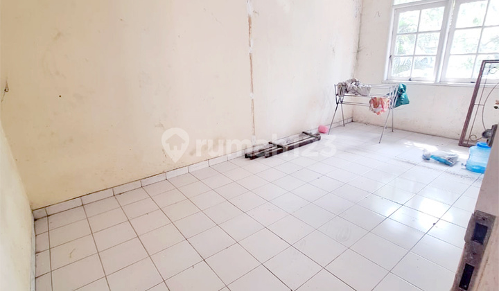 Dijual Rumah dengan 8 Kamar Tidur di Meadow Green Lippo Cikarang 2