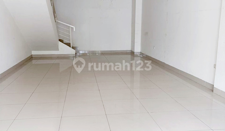 For Sale and Lease Rodeo Drive Townhouse Jababeka Cikarang 3 Floors 2