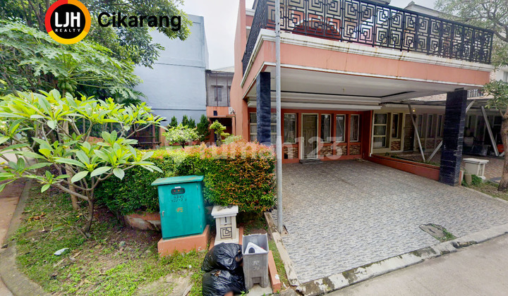 Hook House in Ambrosia Cluster Lippo Cikarang for Rent, Move-in Ready