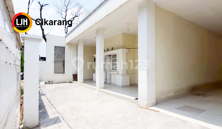 For Sale Spacious 3 Bedroom House on Jl Merak Jababeka Cikarang 2