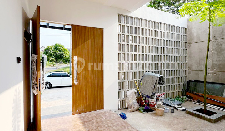 For Sale: House in Simpruk Cluster, Lippo Cikarang, Excellent Hook Position 2