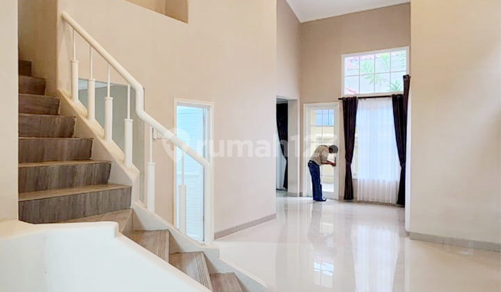 Sewa Rumah Siap Huni 4+1 KT Selesai Renovasi di Menteng Lippo 2