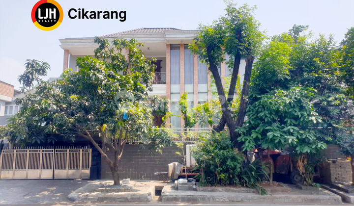 Rumah Siap Huni Ada Kolam Renang Cluster Menteng Lippo Cikarang