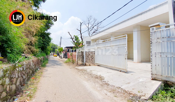 Dijual Rumah Luas 3 Kamar Tidur di Jl Merak Jababeka Cikarang