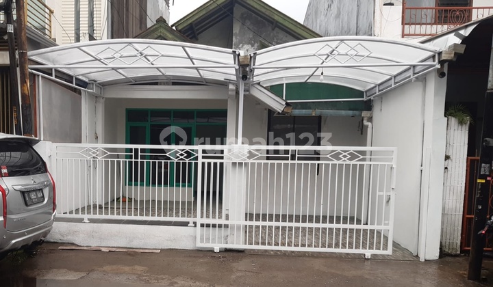 Nice Comfortable House Ready to Live in Sarijadi Area