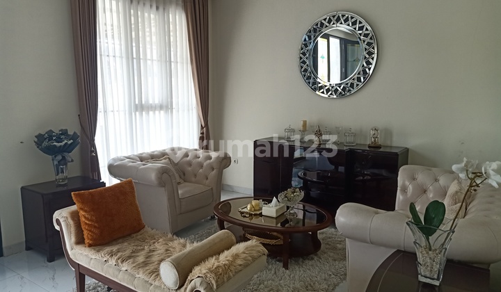 Sewa/ Jual Rumah Bagus Full Furnished Setiabudi Regency Sewa/ Jual Rumah Bagus Full Furnished Setiabudi Regency
