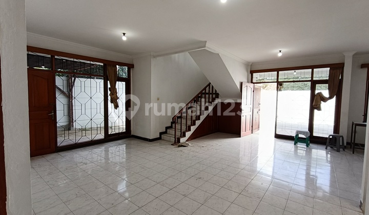 Jual/ Sewa Rumah Terenovasi Bagus Sayap Rajawali/ Dadali 2