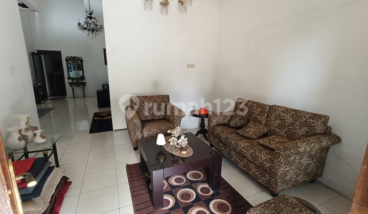Asri Comfortable Well-Maintained House in Gegerkalong Area 2