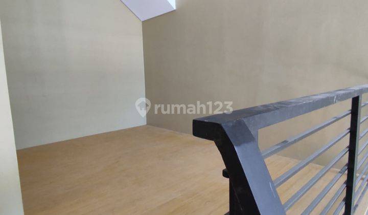 Rumah Solo Barat Konsep Mezzanine Harga 300 Jutaan 2
