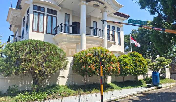 Luxury House in Tembalang Near Undip Semarang 1