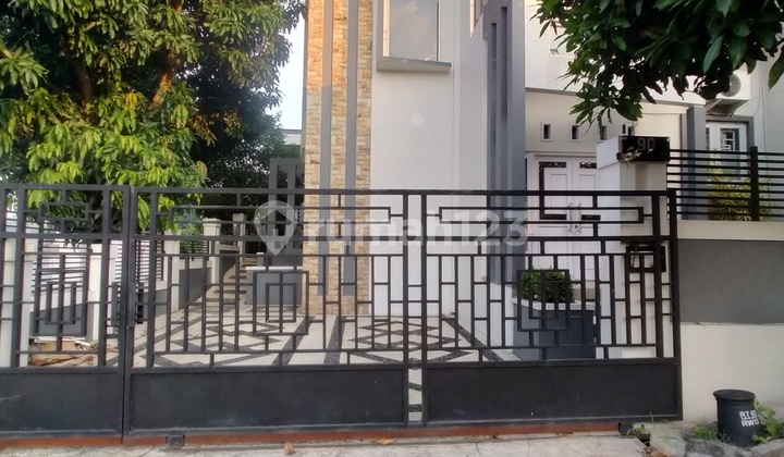 Rumah Megah Dalam Perumahan Manyaran Semarang Barat 2