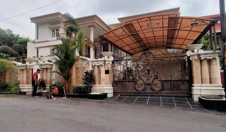 RUMAH MEWAH DG KOLAM RENANG PAPANDAYAN 5
