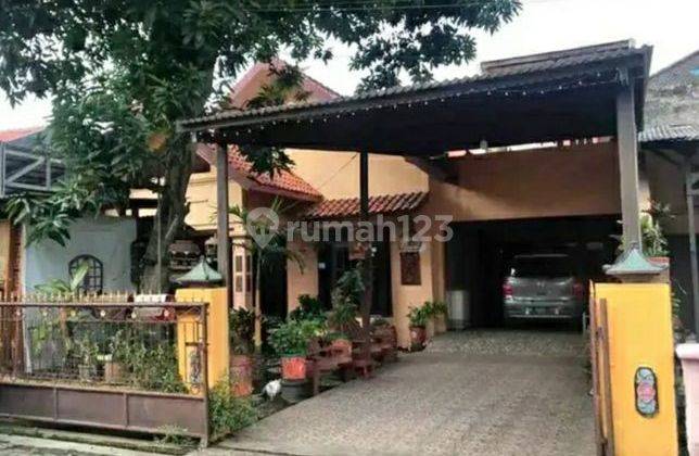 DIJUAL RUMAH  DI JALAN SAPTA PRASETYA PEDURUNGAN SEMARANG DEKAT PASAR 1