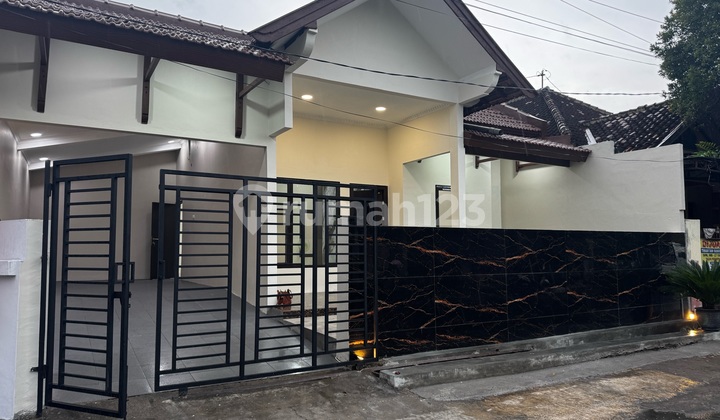 Rumah Besar Bulu Lor Dekat Tugumuda Semarang 1