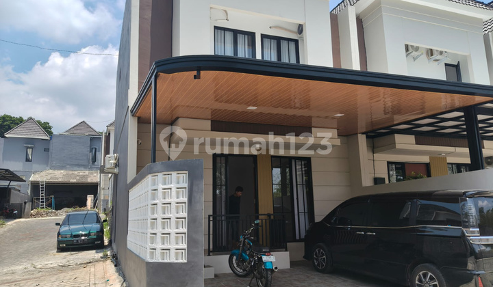 Rumah Mewah Bagus Gedawang Banyumanik Semarang 2