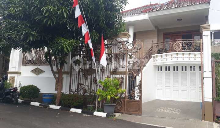 Luxury House in the Elite Area with Wide Road in Manyaran, Semarang 2