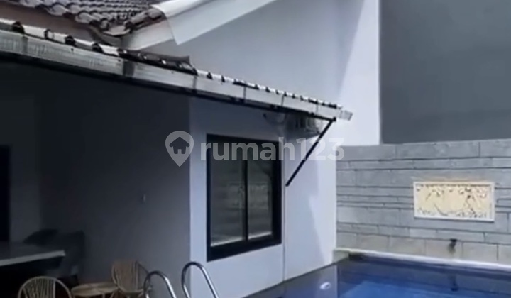 Rumah Ada Kolam Renang Griya Duta Mas Ungaran 2