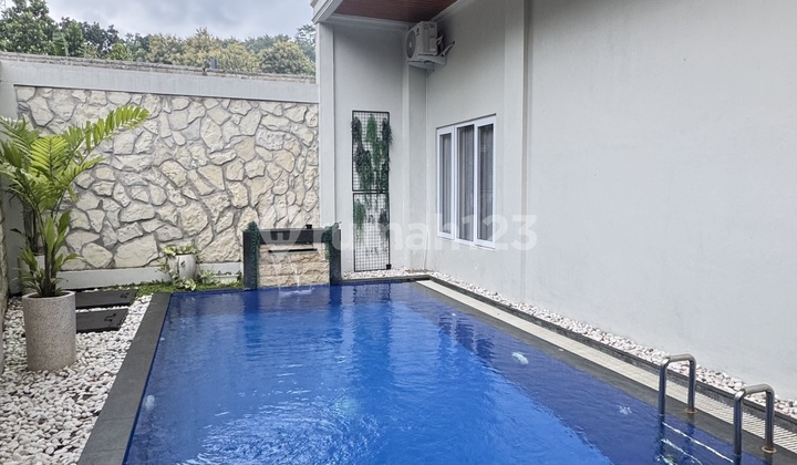 Luxury House with Cool Air in Manyaran Sadeng, Semarang 2
