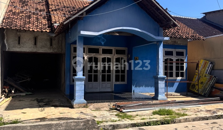 For sale: wide land on Manyaran Street, suitable for building a luxury house. 2
