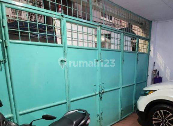 Rumah 2 Lantai Bagus Unfurnished di Tambora, Jakarta Barat 1