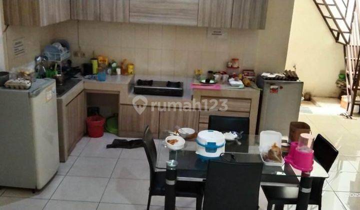 Rumah 2 Lantai Bagus Furnished di Taman Meruya, Jakarta Barat 2