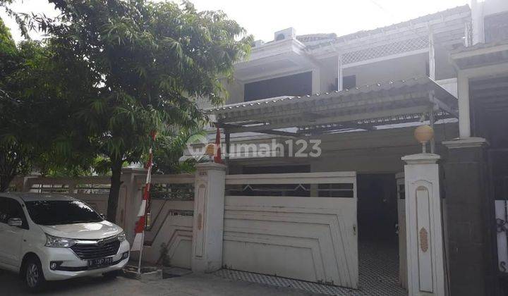 Rumah 2 Lantai Bagus Semi Furnished SHM di Kelapa Gading, Jakarta Utara 1