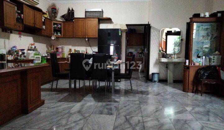 Rumah 2 Lantai Bagus Semi Furnished SHM di Kelapa Gading, Jakarta Utara 2