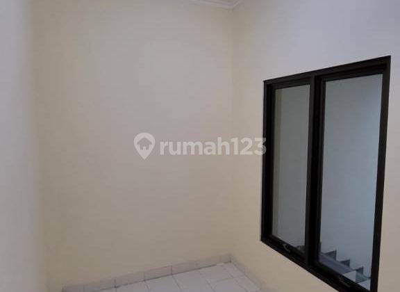 Rumah 3 Lantai Bagus Unfurnished SHM di Gunung Sahari, Jakarta Pusat 2