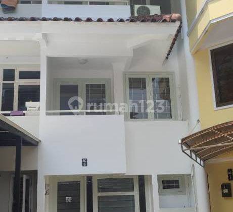 Rumah 3 Lantai Bagus Unfurnished di Pantai Mutiara, Jakarta Utara 1