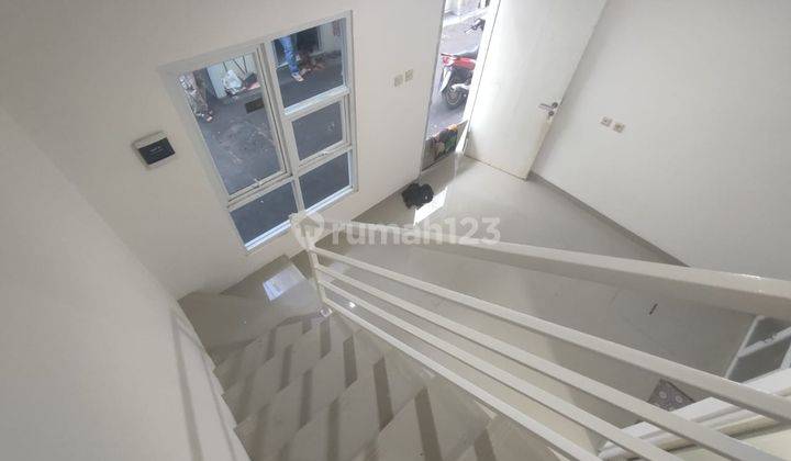 Dijual Murah Rumah.2 lantai di Sumur Batu Kemayoran 2